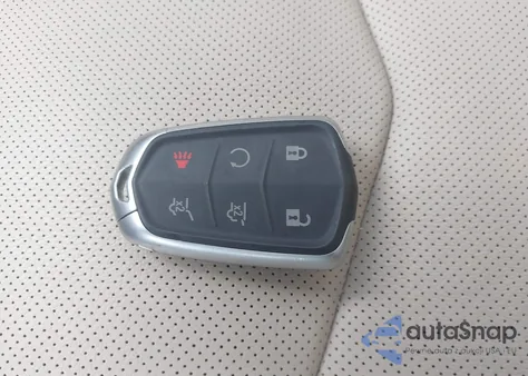 2018 Cadillac Escalade Luxury z USA, uszkodzony, nr VIN 1GYS4BKJ3JR273343